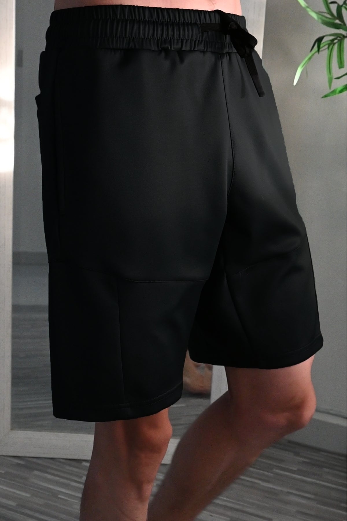 Nimbus Paneled 7" Shorts | Black