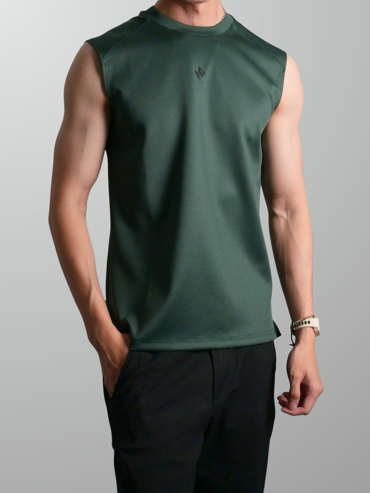 Nimbus Regular Arc Vest | Dark Green
