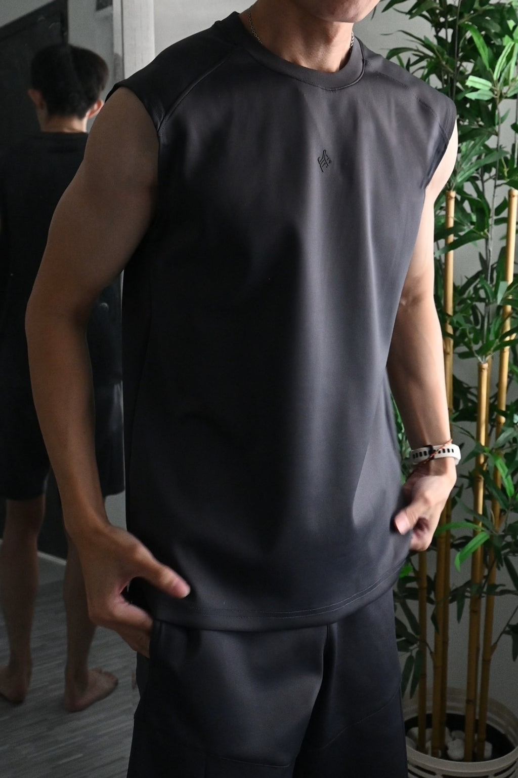 Nimbus Regular Arc Vest | Charcoal