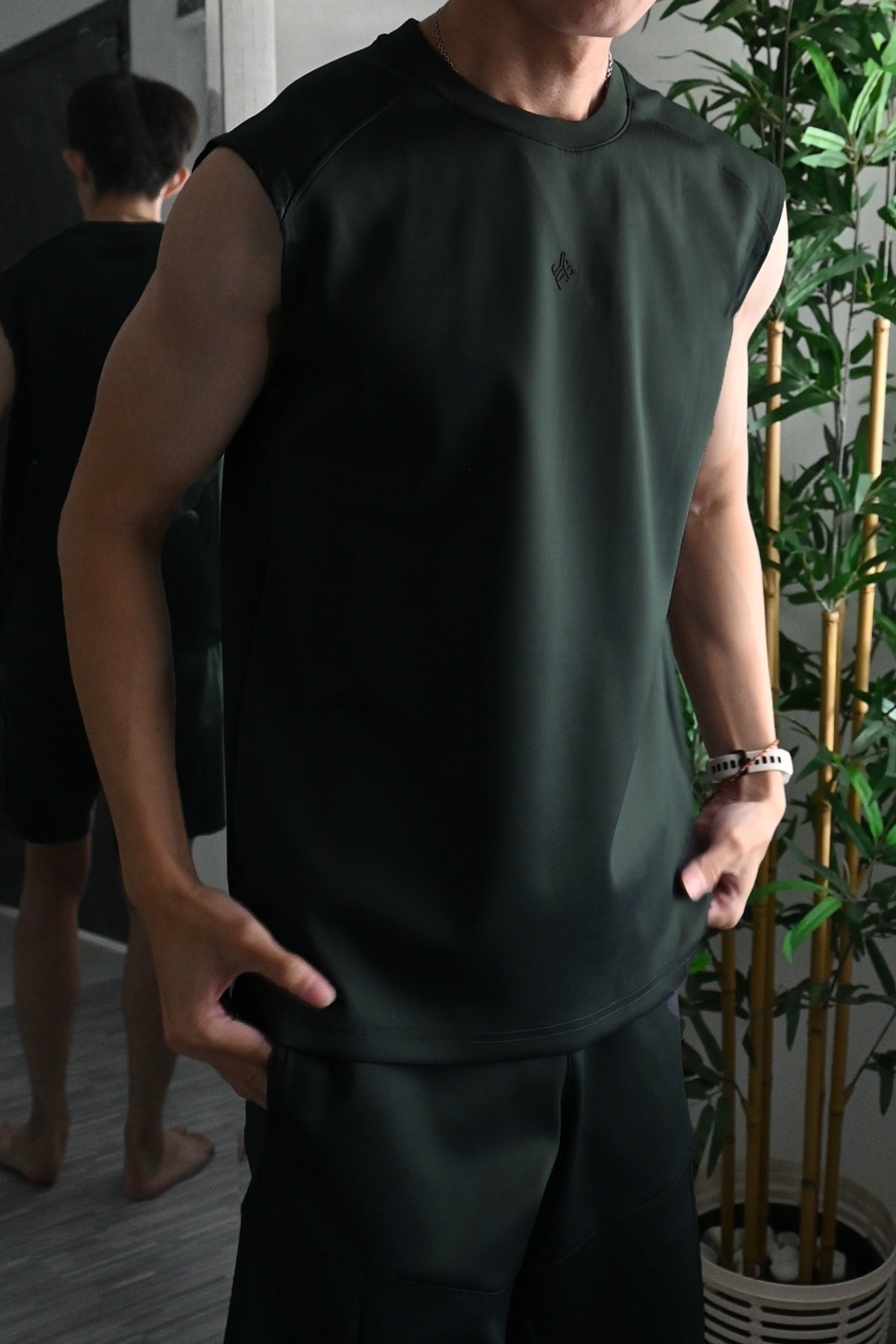 Nimbus Regular Arc Vest | Dark Green