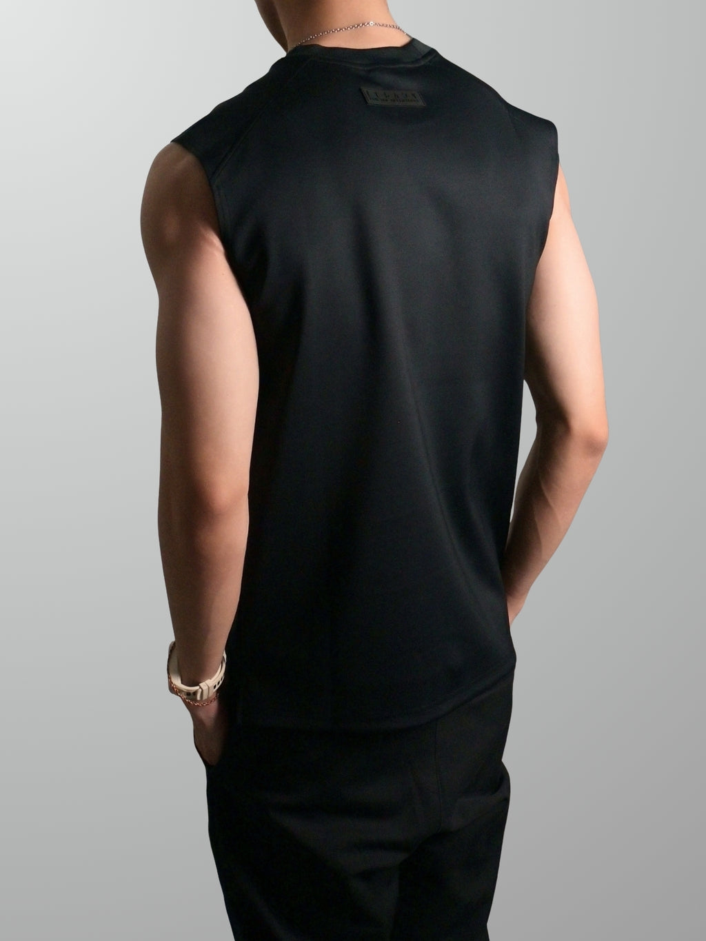 Nimbus Regular Arc Vest | Black